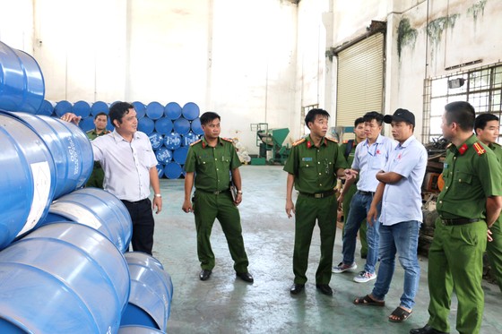 Tập trung phòng cháy tại cơ sở sản xuất ảnh 1