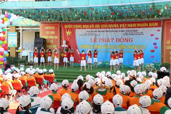 Thêm 130.000 trẻ em tiếp cận chương trình sữa học đường ảnh 1