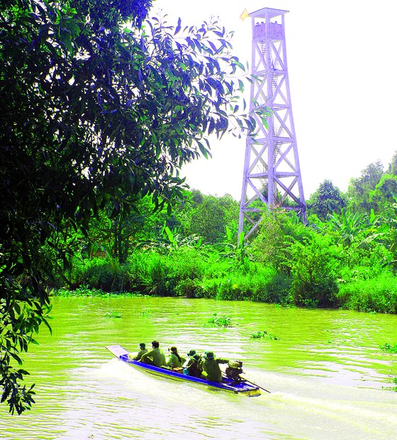 'Lung trời' giữa đồng bằng ảnh 6
