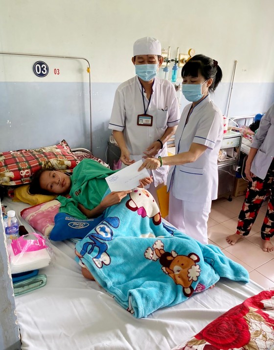 Hết lòng với bệnh nhân ảnh 1