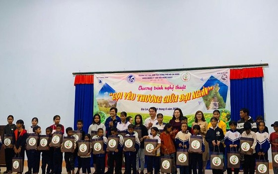 Gọi yêu thương giữa đại ngàn ảnh 3