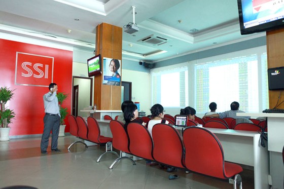 CP chứng khoán: Ăn chậm mà chắc ảnh 1