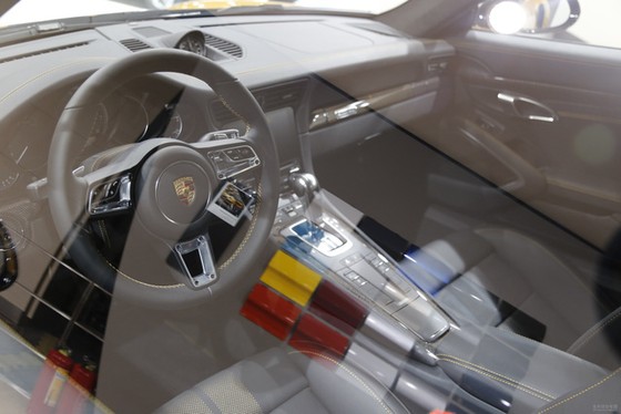 Porsche 911 Turbo S Exclusive Series có giá chỉ hợp với nhà giàu tại đất nước tỷ dân - Ảnh 8. Porsche 911 Turbo S Exclusive Series có giá chỉ hợp với nhà giàu tại đất nước tỷ dân - Ảnh 8.