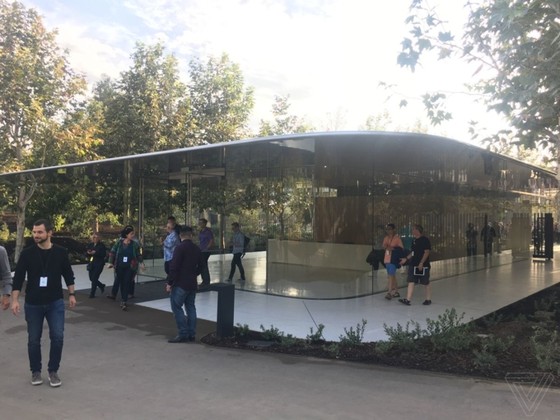 iPhone 8/8 Plus và iPhone X chính thức được ra mắt ảnh 122