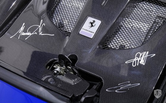 Hàng hiếm Ferrari F12tdf sở hữu ngoại thất lạ mắt được rao bán với mức giá khóc thét - Ảnh 12. Hàng hiếm Ferrari F12tdf sở hữu ngoại thất lạ mắt được rao bán với mức giá khóc thét - Ảnh 12.