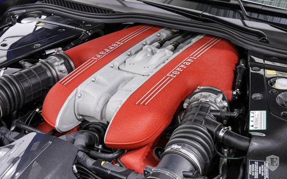 Hàng hiếm Ferrari F12tdf sở hữu ngoại thất lạ mắt được rao bán với mức giá khóc thét - Ảnh 10. Hàng hiếm Ferrari F12tdf sở hữu ngoại thất lạ mắt được rao bán với mức giá khóc thét - Ảnh 10.