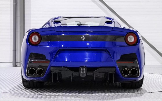Hàng hiếm Ferrari F12tdf sở hữu ngoại thất lạ mắt được rao bán với mức giá khóc thét - Ảnh 6. Hàng hiếm Ferrari F12tdf sở hữu ngoại thất lạ mắt được rao bán với mức giá khóc thét - Ảnh 6.