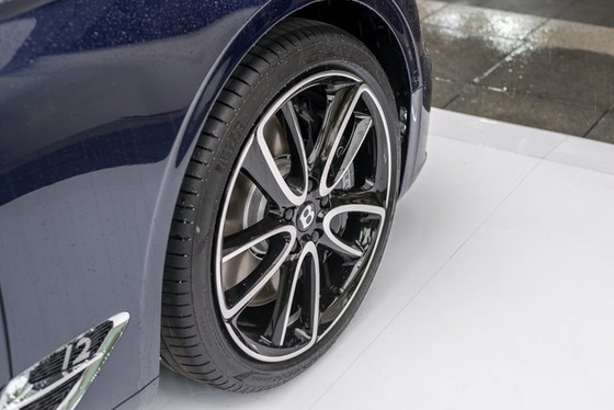 Coupe hạng sang Bentley Continental GT 2018 hăm hở ra mắt nhà giàu Đông Nam Á - Ảnh 8. Coupe hạng sang Bentley Continental GT 2018 hăm hở ra mắt nhà giàu Đông Nam Á - Ảnh 8.