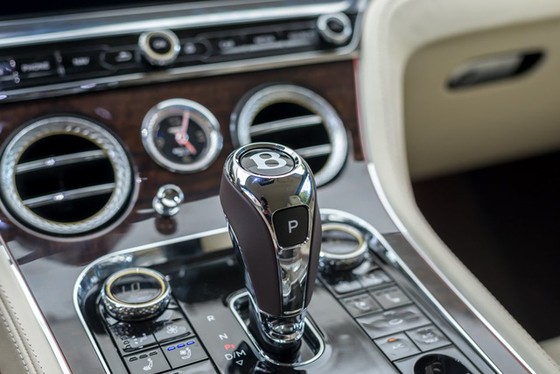 Coupe hạng sang Bentley Continental GT 2018 hăm hở ra mắt nhà giàu Đông Nam Á - Ảnh 16. Coupe hạng sang Bentley Continental GT 2018 hăm hở ra mắt nhà giàu Đông Nam Á - Ảnh 16.
