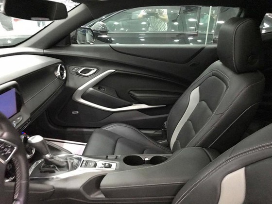 Thêm hàng hiếm Chevrolet Camaro RS 2017 được đưa về nước, trang bị thêm mâm độ của Ruff - Ảnh 8. Thêm hàng hiếm Chevrolet Camaro RS 2017 được đưa về nước, trang bị thêm mâm độ của Ruff - Ảnh 8.
