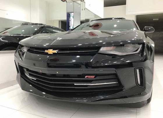 Thêm hàng hiếm Chevrolet Camaro RS 2017 được đưa về nước, trang bị thêm mâm độ của Ruff - Ảnh 4. Thêm hàng hiếm Chevrolet Camaro RS 2017 được đưa về nước, trang bị thêm mâm độ của Ruff - Ảnh 4.