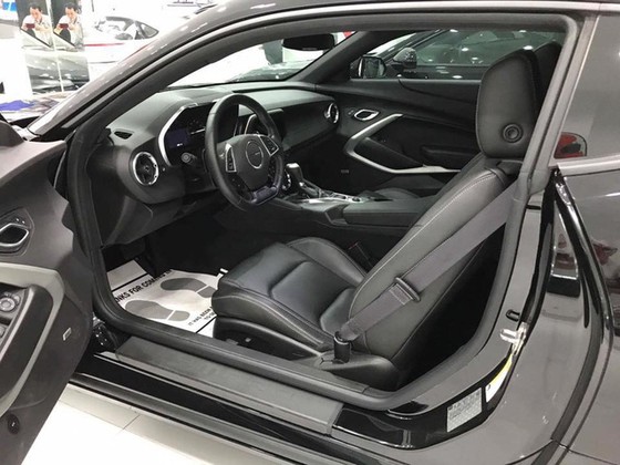 Thêm hàng hiếm Chevrolet Camaro RS 2017 được đưa về nước, trang bị thêm mâm độ của Ruff - Ảnh 6. Thêm hàng hiếm Chevrolet Camaro RS 2017 được đưa về nước, trang bị thêm mâm độ của Ruff - Ảnh 6.