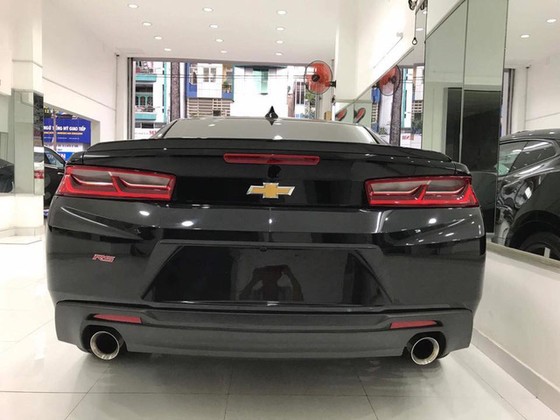 Thêm hàng hiếm Chevrolet Camaro RS 2017 được đưa về nước, trang bị thêm mâm độ của Ruff - Ảnh 2. Thêm hàng hiếm Chevrolet Camaro RS 2017 được đưa về nước, trang bị thêm mâm độ của Ruff - Ảnh 2.