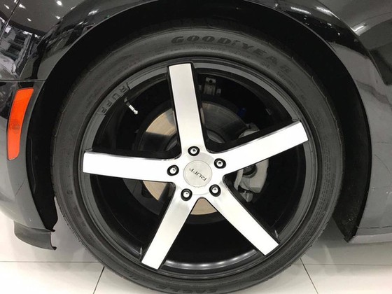 Thêm hàng hiếm Chevrolet Camaro RS 2017 được đưa về nước, trang bị thêm mâm độ của Ruff - Ảnh 5. Thêm hàng hiếm Chevrolet Camaro RS 2017 được đưa về nước, trang bị thêm mâm độ của Ruff - Ảnh 5.