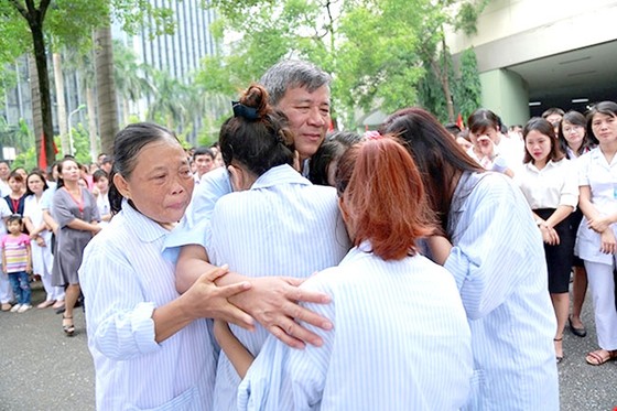 Chia tay tấm gương người thầy thuốc ảnh 1