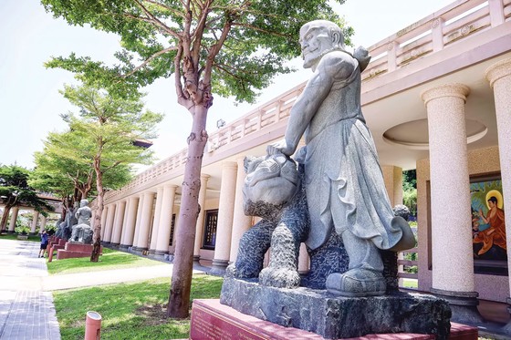 Phật Quang Sơn- Kinh đô Phật giáo xứ Đài ảnh 5