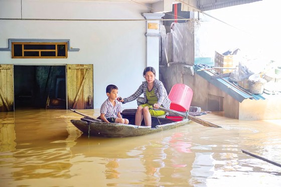 Lũ dữ hoành hành ảnh 1