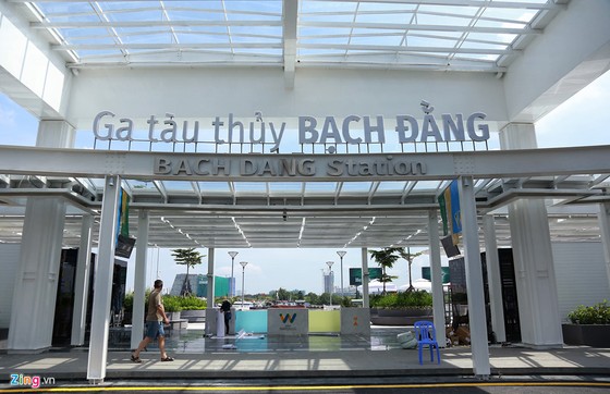 Toan canh ngay dau van hanh buyt song o Sai Gon hinh anh 2