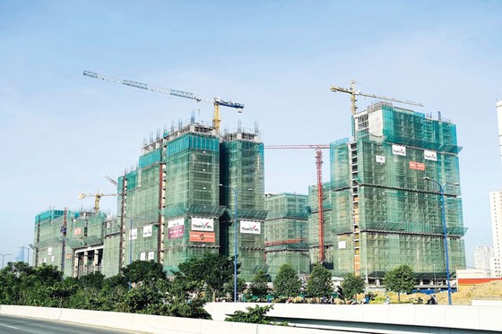 2018: Ghìm cương bong bóng, sốt đất ảnh 1