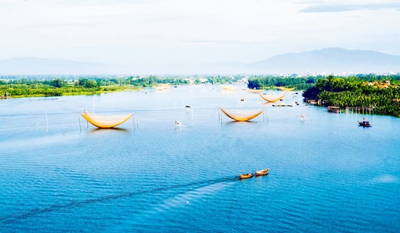 Hoang sơ dọc biển xứ Quảng ảnh 9