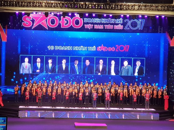 AAA: Nhận giải thưởng Sao Đỏ 2017 ảnh 3