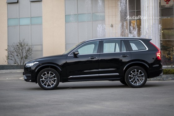 Volvo XC90 - hương vị lạ từ Thuỵ Điển có làm nên chuyện ở Việt Nam? - Ảnh 1. Volvo XC90 - hương vị lạ từ Thuỵ Điển có làm nên chuyện ở Việt Nam? - Ảnh 1.