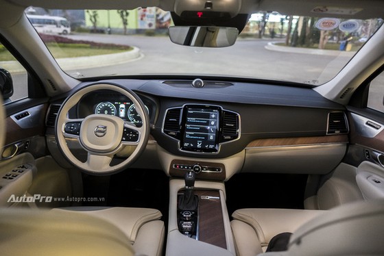 Volvo XC90 - hương vị lạ từ Thuỵ Điển có làm nên chuyện ở Việt Nam? - Ảnh 5. Volvo XC90 - hương vị lạ từ Thuỵ Điển có làm nên chuyện ở Việt Nam? - Ảnh 5.