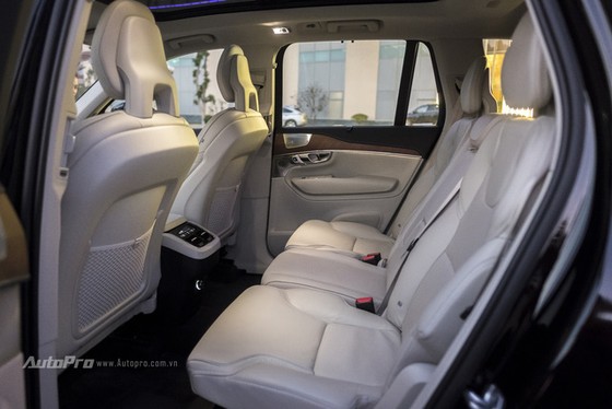 Volvo XC90 - hương vị lạ từ Thuỵ Điển có làm nên chuyện ở Việt Nam? - Ảnh 8. Volvo XC90 - hương vị lạ từ Thuỵ Điển có làm nên chuyện ở Việt Nam? - Ảnh 8.