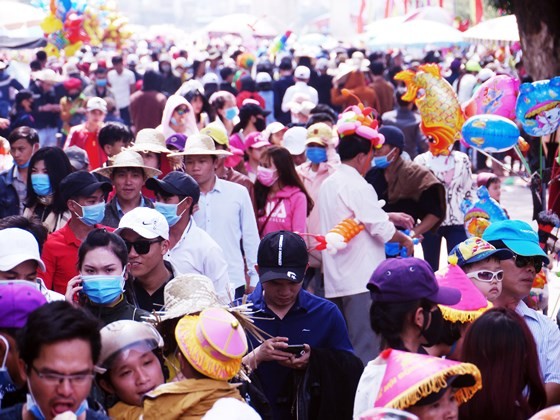 Hàng ngàn người dân nô nức trẩy hội Đống Đa tại Bình Định ảnh 4