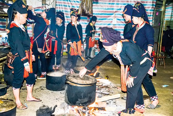 Lễ phần vàng của người Dao ảnh 2