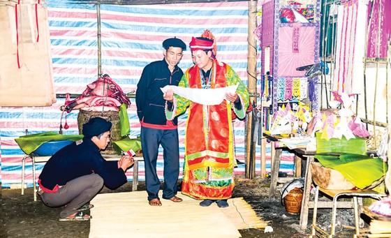Lễ phần vàng của người Dao ảnh 3