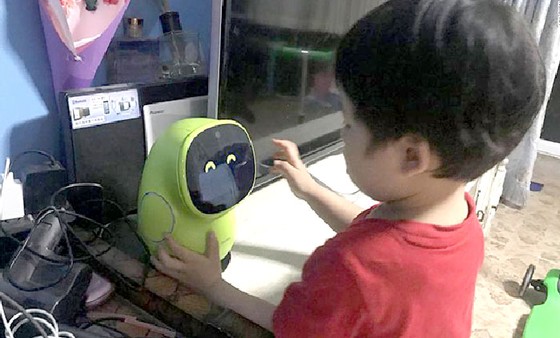 Trung Quốc: Robot AI thay thế cha mẹ ảnh 1