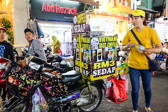 Tìm lối đi riêng vào ASEAN và Trung Quốc ảnh 1