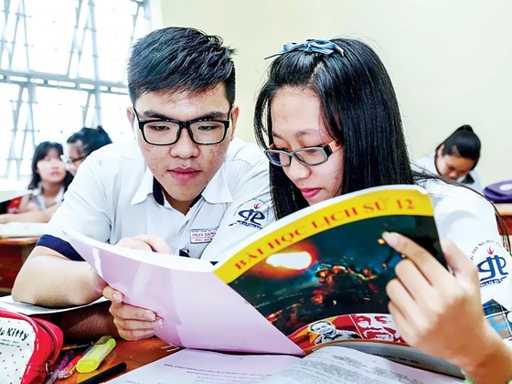 Môn Sử thụt lùi, tại thầy, trò hay bộ? ảnh 1