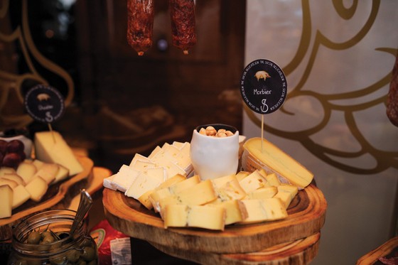 Tiệc rượu vang và phô mai cùng hôtel des arts saigon ảnh 3