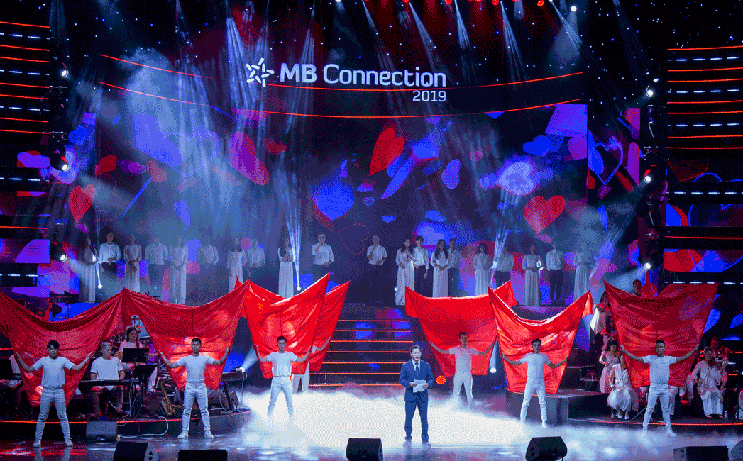 Đêm nhạc tri ân khách hàng của MB: “Khi ta 25 – Live Concert” - chạm đến trái tim khán giả ảnh 2