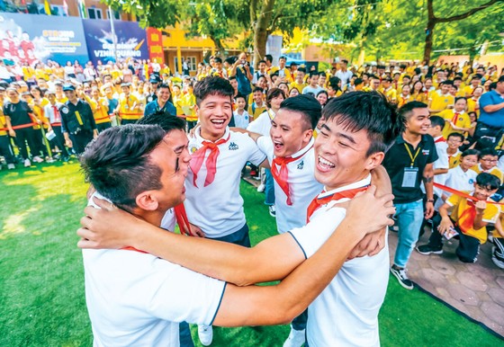 Strong Vietnam - Tuyệt vời và ý nghĩa ảnh 1