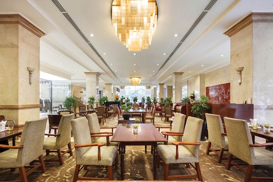 Nâng niu  người phụ nữ yêu thương cùng  Rex Hotel Saigon ảnh 6