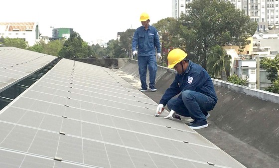 Nhiều ưu đãi cho khách hàng lắp điện mặt trời trên mái nhà ảnh 1