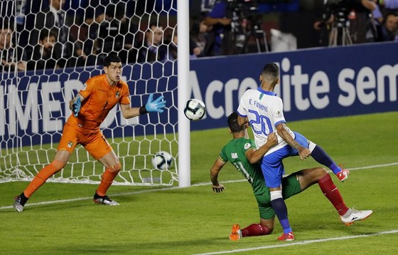 Brazil - Bolivia 3-0: Coutinho ghi cú đúp, Everton lập siêu phẩm ảnh 6
