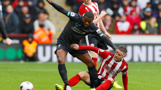 Sheffield United - Liverpool 0-1: Thủ thành Henderson tặng quà, Wijnaldum ghi điểm ảnh 4