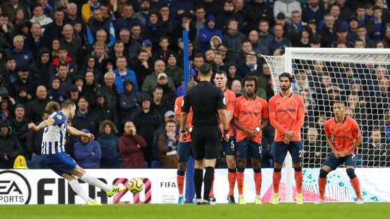 Brighton - Everton 3-2: Lucas Digne đốt lưới nhà giúp Mồng biển thắng ngược phút cuối ảnh 3