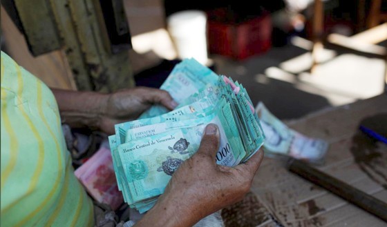 Venezuela loại đồng USD khỏi thị trường hối đoái ảnh 1