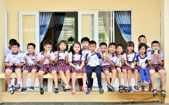TPHCM: Chương trình sữa học đường đã triển khai tại 10 quận huyện ảnh 2