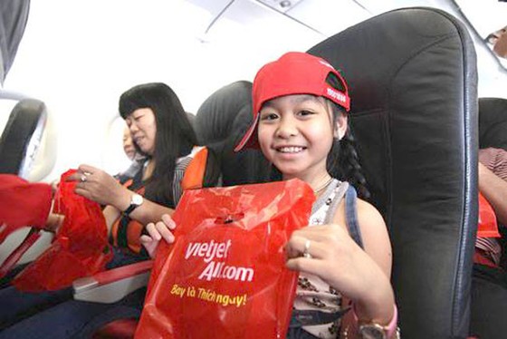 Hành khách nhí đáng yêu mùa trung thu Vietjet ảnh 5