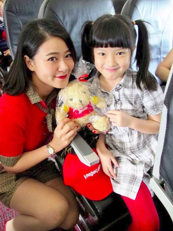 Hành khách nhí đáng yêu mùa trung thu Vietjet ảnh 7