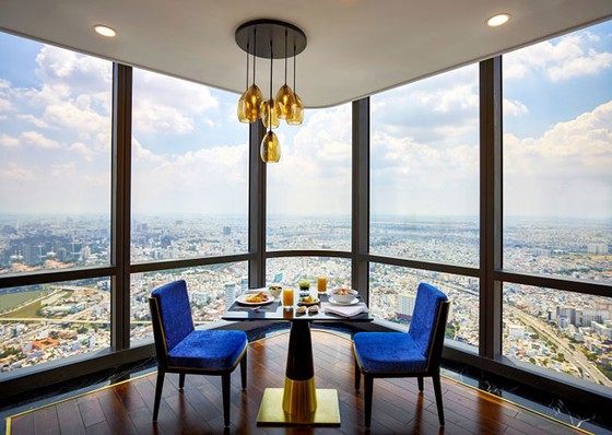 Đầu bếp nổi tiếng thế giới nấu phở chọc trời tại Vinpearl Luxury Landmark 81 ảnh 1