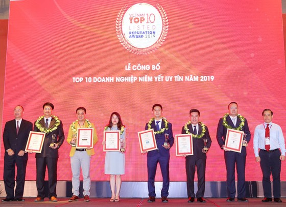 Đất Xanh đạt giải Top 10 công ty niêm yết uy tín năm 2019 ảnh 1