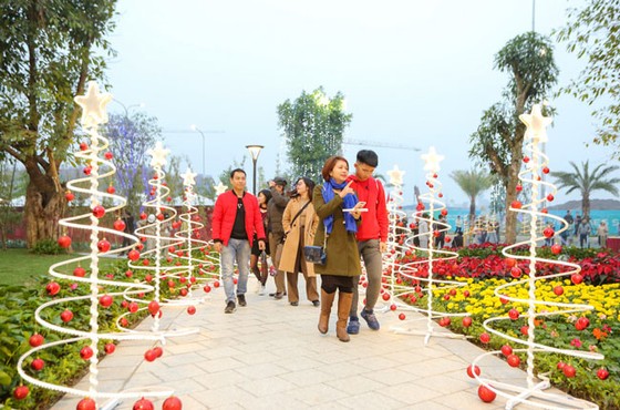 Mỹ Tâm, Tùng Dương “cực sung” tại công viên thể thao lớn nhất Đông Nam Á ảnh 4