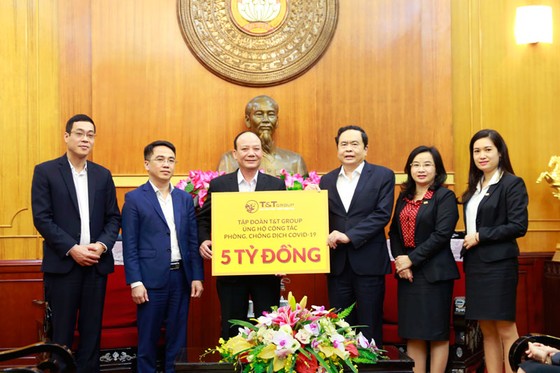 Chung tay chống dịch Covid - 19 ảnh 9